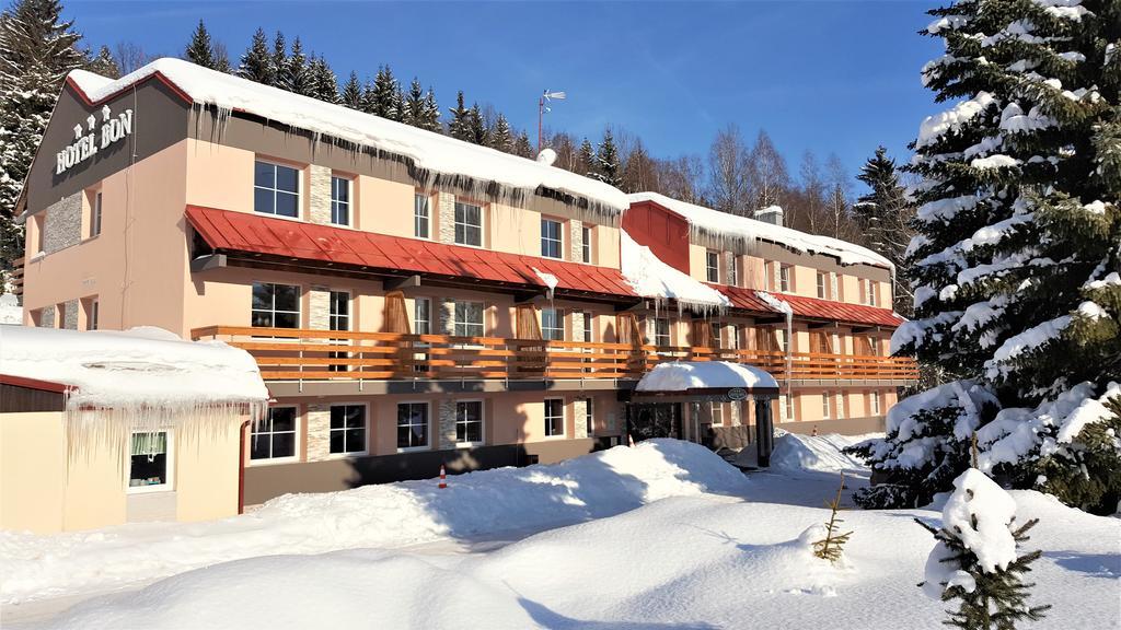 Hotel Bon Tanvald Exterior photo